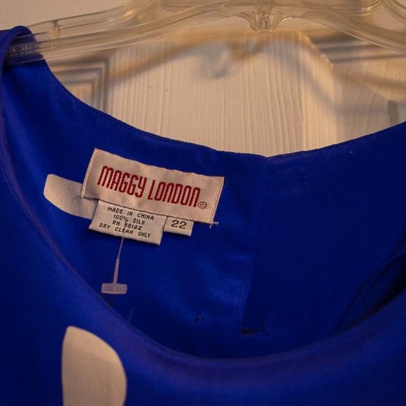 Dress - Picture 4 of 4